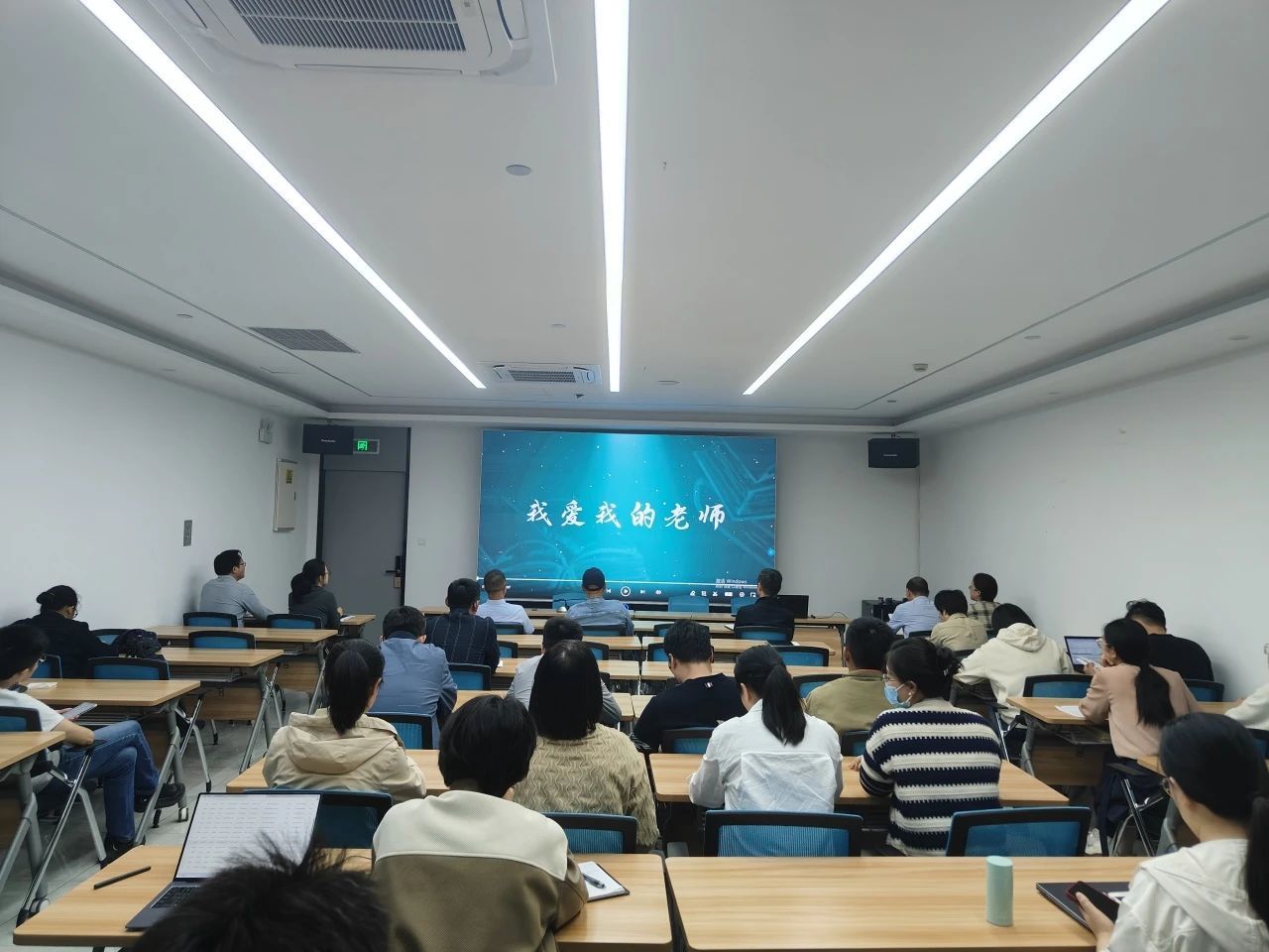 d31c2fff51ddcdb498c046b9d61e4b4c.jpg d31c2fff51ddcdb498c046b9d61e4b4c.jpg