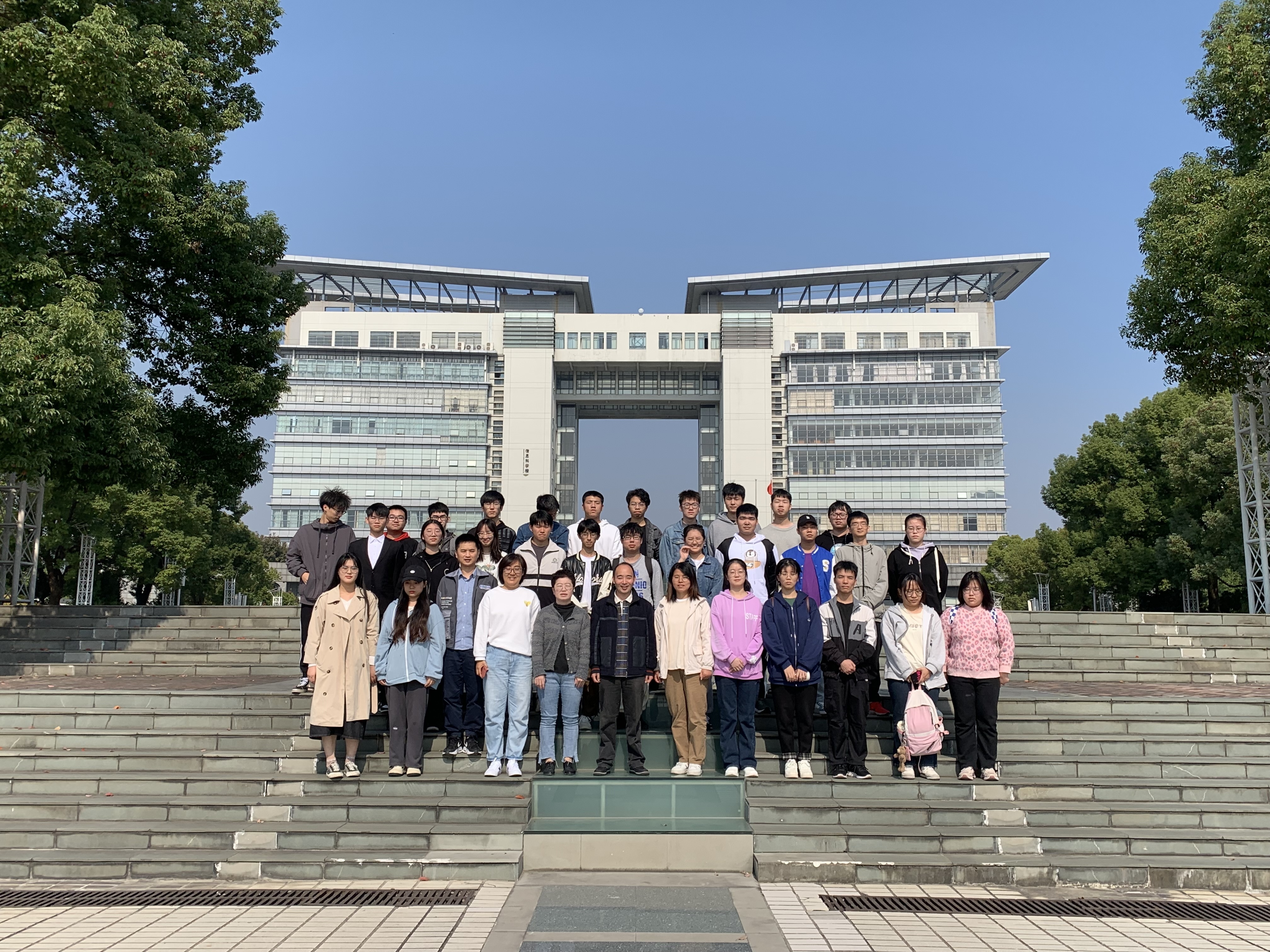 合张照片(此张稍好).HEIC.JPG 合张照片(此张稍好).HEIC.JPG