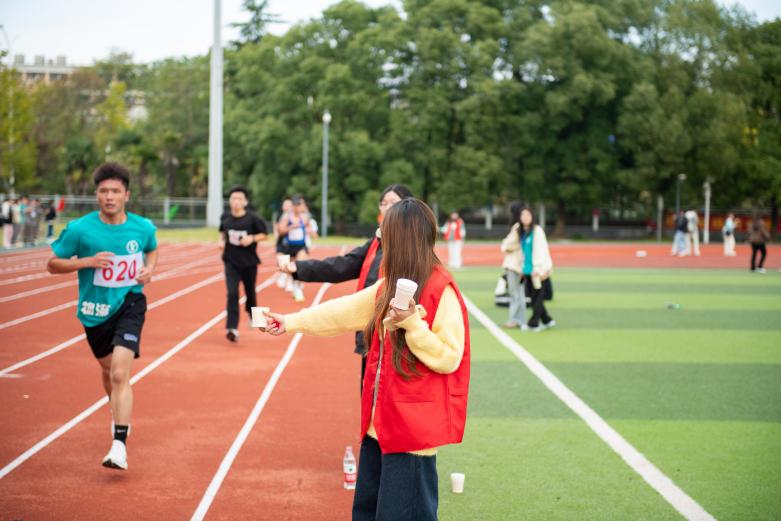 0e732b2572aa6a126a37ab4ff7c5cc9